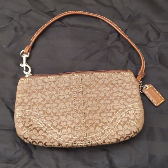 Coach wristlet - Picture 2 of 4